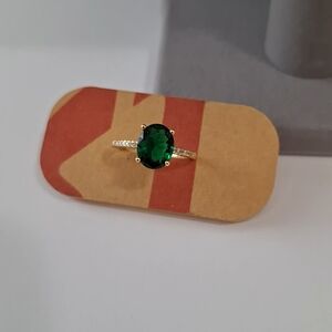 Oval shape emerald ring